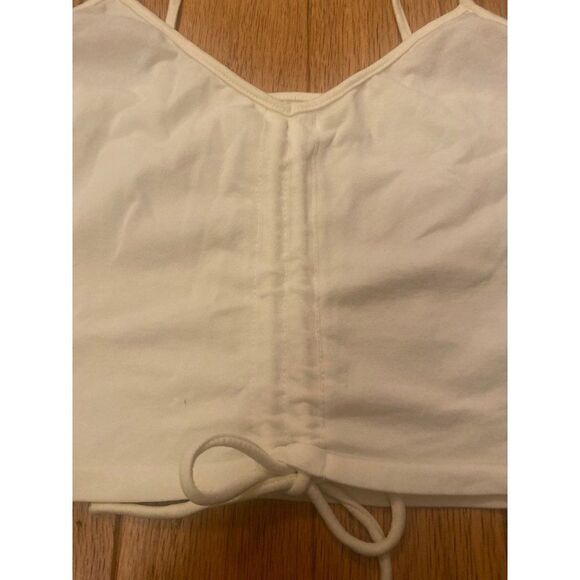 NWOT Poof, women's white cropped thin strap top size small - Picture 2 of 6